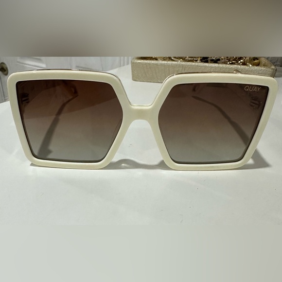 Quay Australia Almost Ready Oversized Sunglasses Ivory Brown Polarized. NWT - Picture 1 of 7